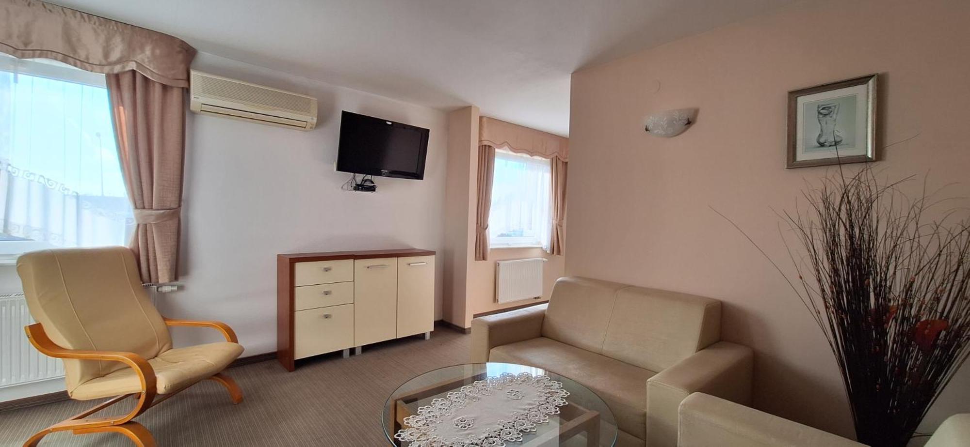 U Agaty Hotel Krosno Luaran gambar